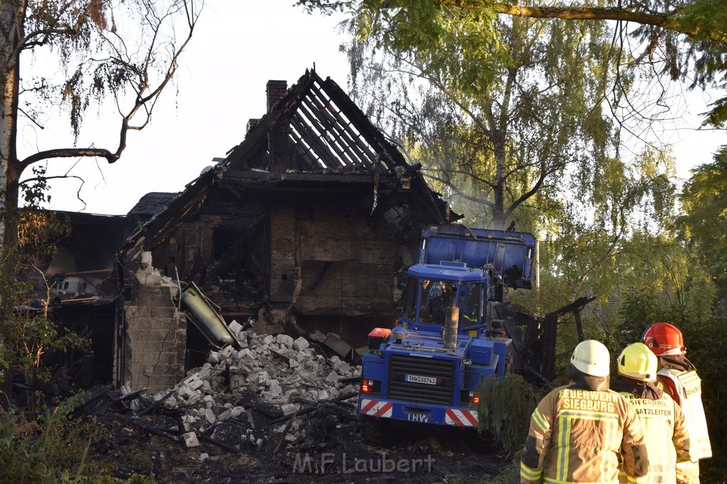 Grossfeuer Einfamilienhaus Siegburg Muehlengrabenstr P1012.JPG - Miklos Laubert